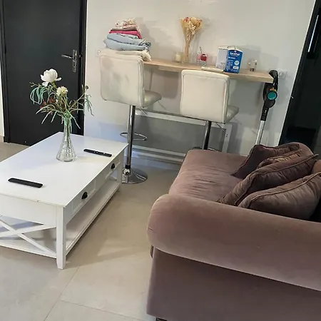 Holiday home Maison Privee Dans Un Petit Domaine Cannes